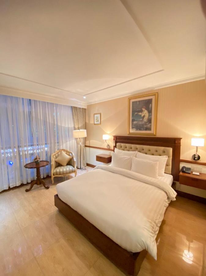 Central Hotel & Residences Swimming Pool Ho Chi Minh-stad Buitenkant foto
