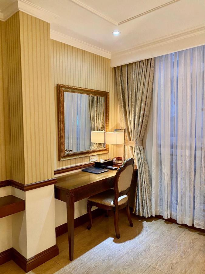 Central Hotel & Residences Swimming Pool Ho Chi Minh-stad Buitenkant foto