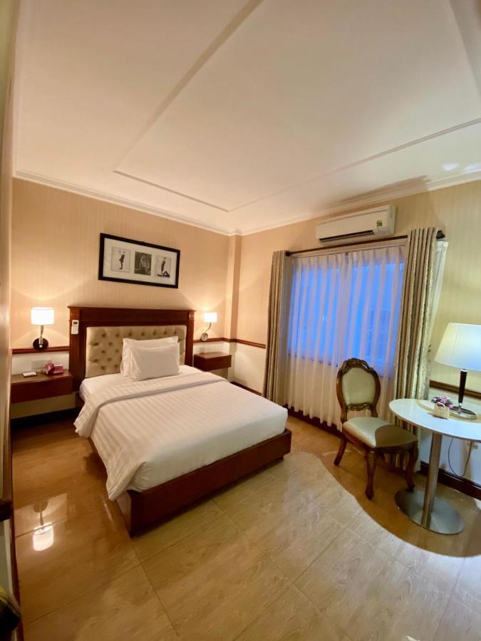 Central Hotel & Residences Swimming Pool Ho Chi Minh-stad Buitenkant foto