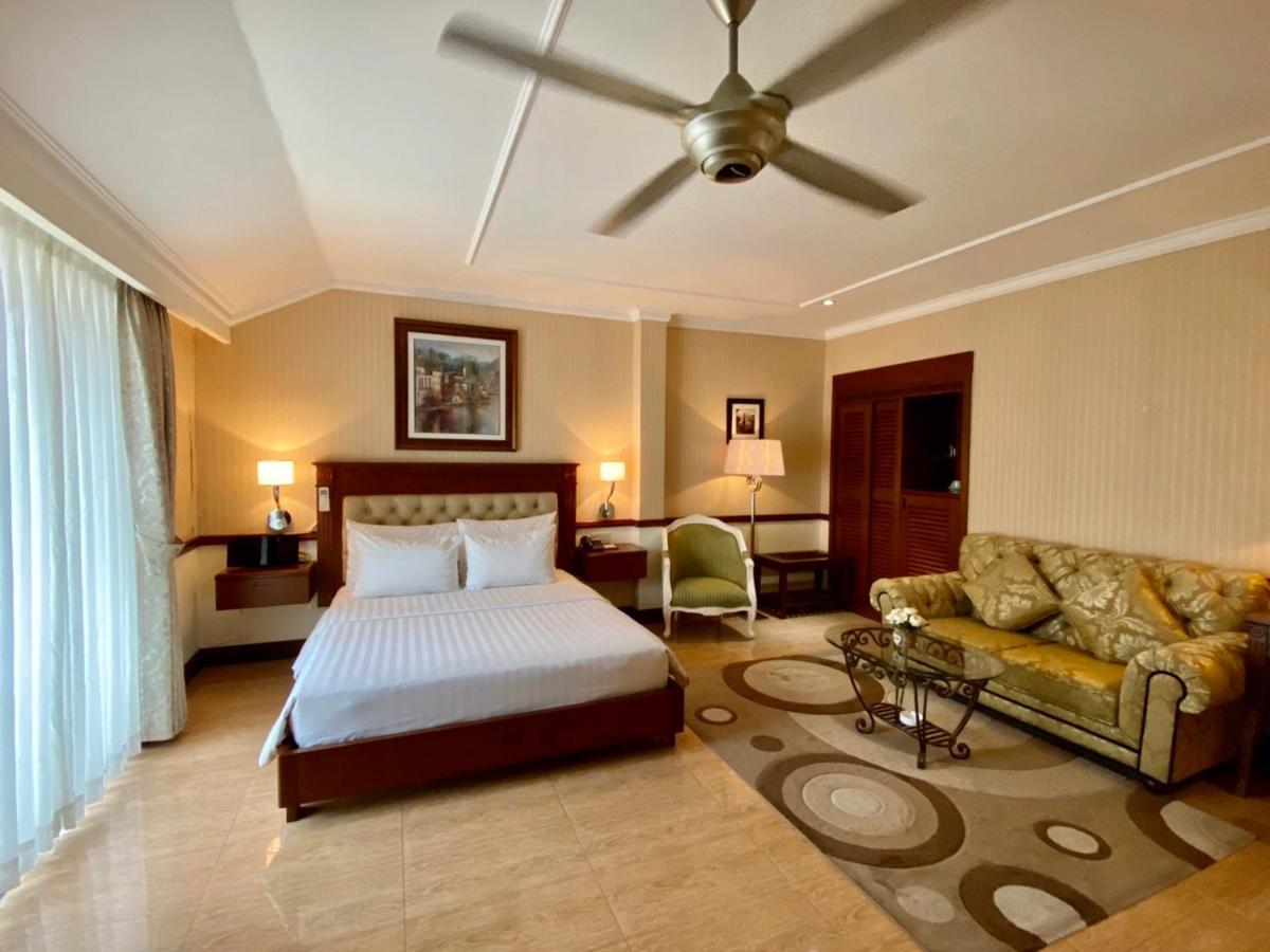 Central Hotel & Residences Swimming Pool Ho Chi Minh-stad Buitenkant foto