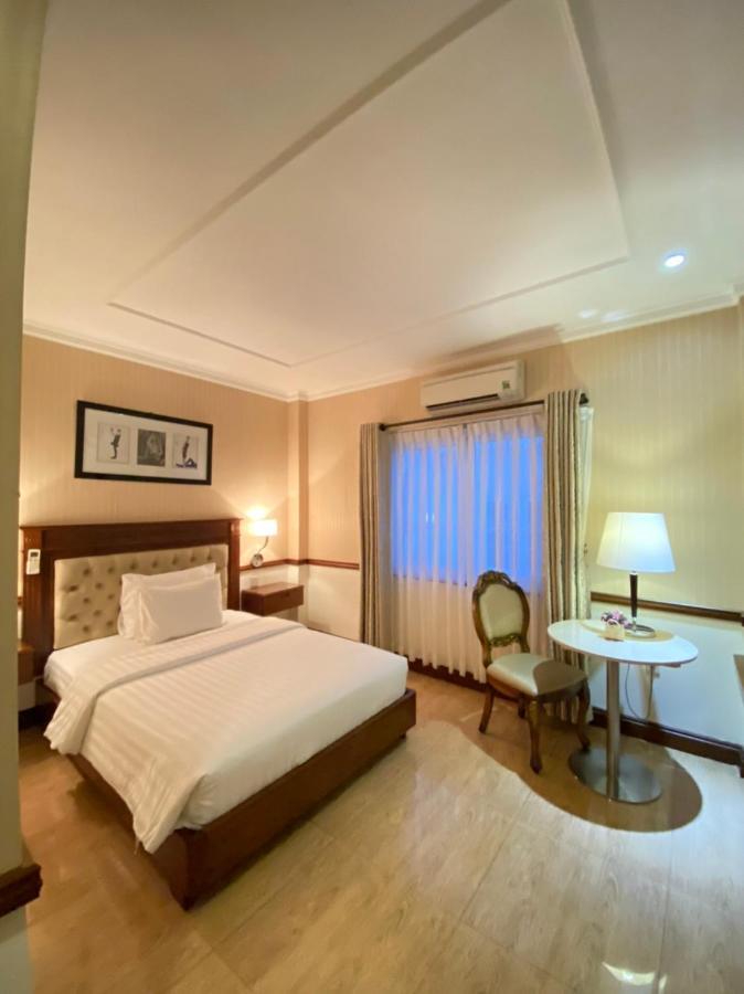 Central Hotel & Residences Swimming Pool Ho Chi Minh-stad Buitenkant foto