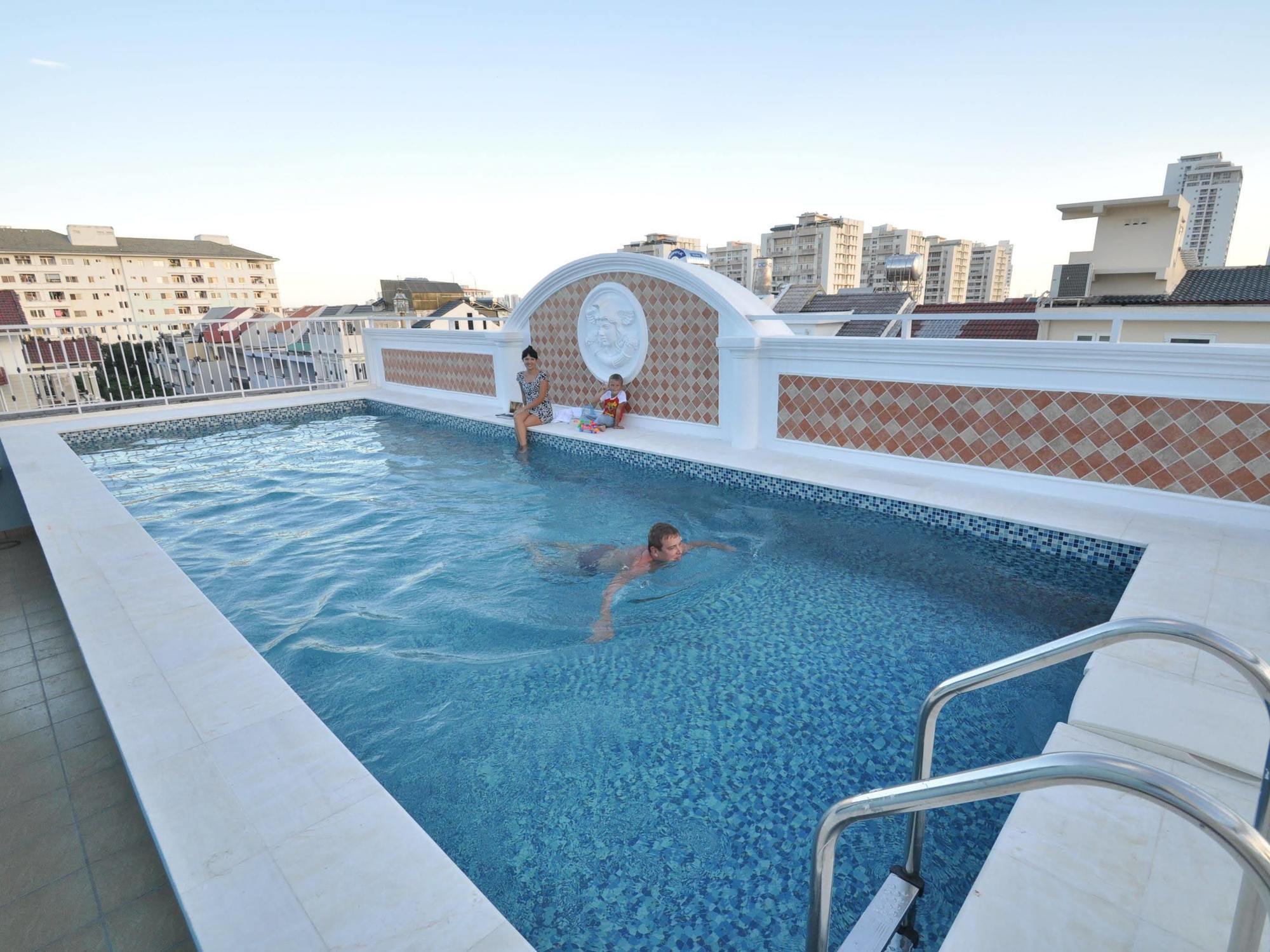 Central Hotel & Residences Swimming Pool Ho Chi Minh-stad Buitenkant foto