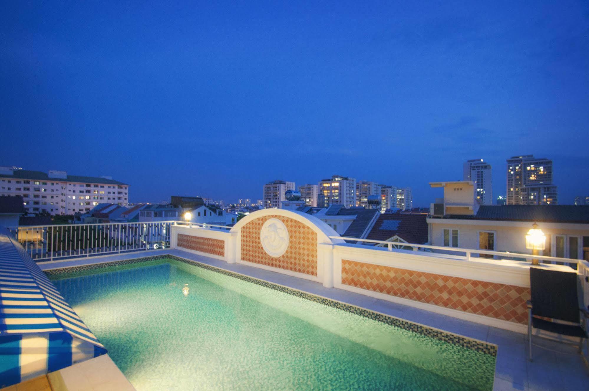 Central Hotel & Residences Swimming Pool Ho Chi Minh-stad Buitenkant foto