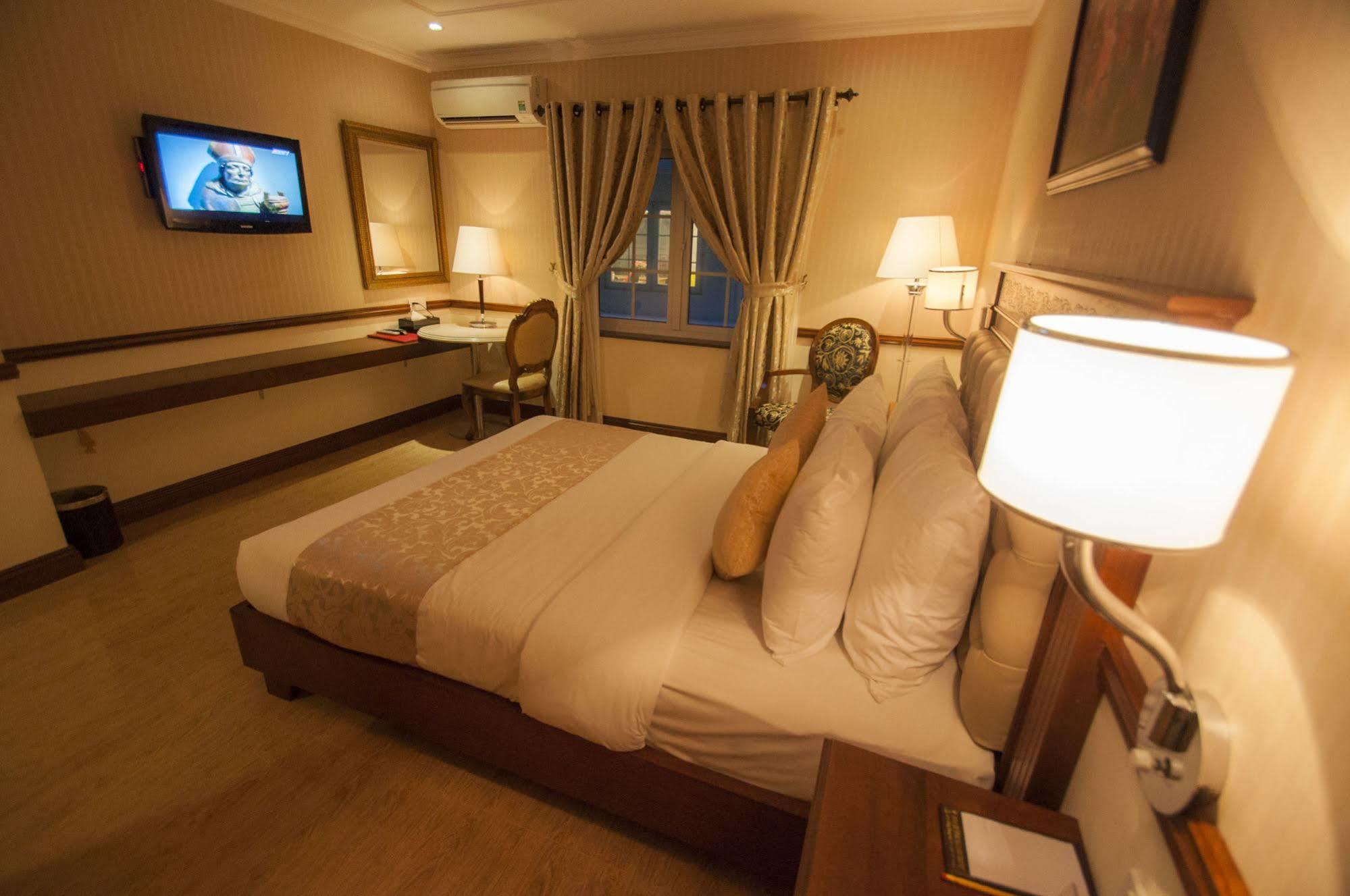Central Hotel & Residences Swimming Pool Ho Chi Minh-stad Buitenkant foto